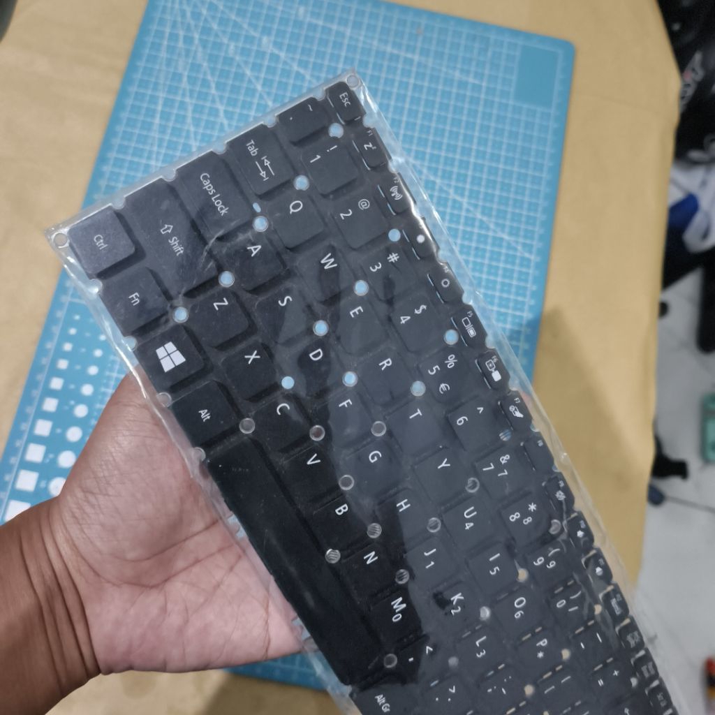 Keyboard Laptop Original Acer Aspire ES1-432-C52R – Copotan Asli, Kondisi Normal (Kecuali Tombol Pow