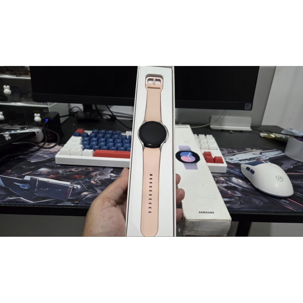 Samsung Galaxy Watch 5 40mm Rose Gold Second Bekas
