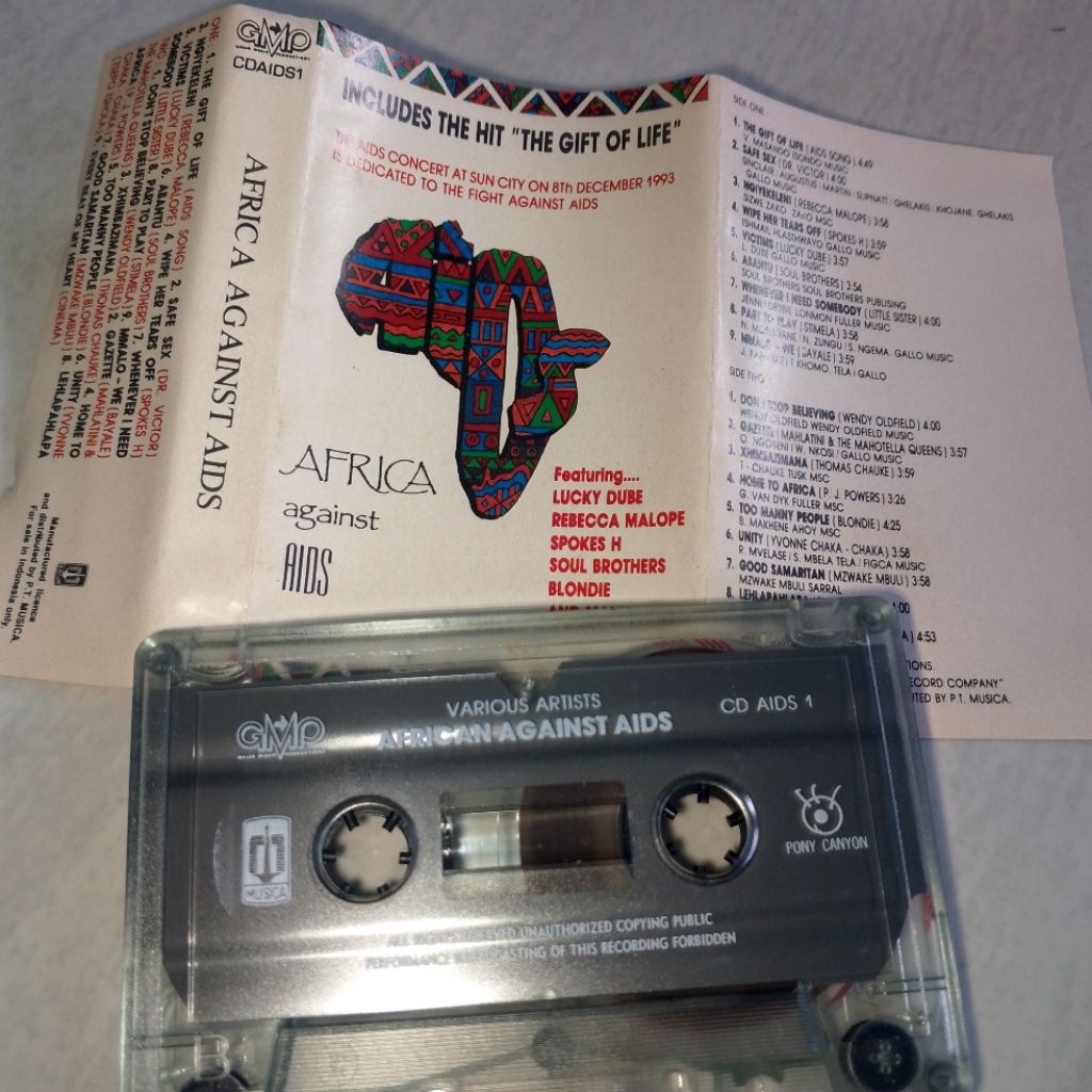 kaset tanpa kotak mika. Africa against aids