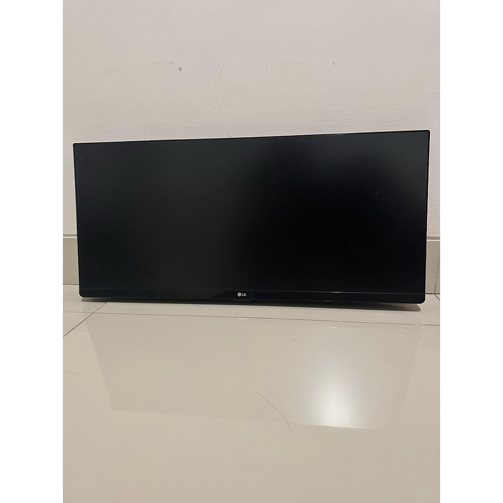 LG Ultrawide Monitor 25UM58 (Second)
