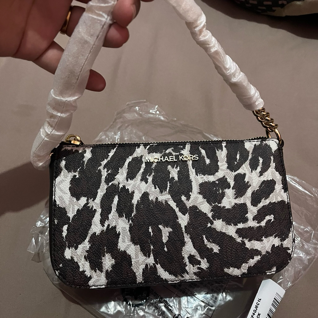 mk jet set pouchette