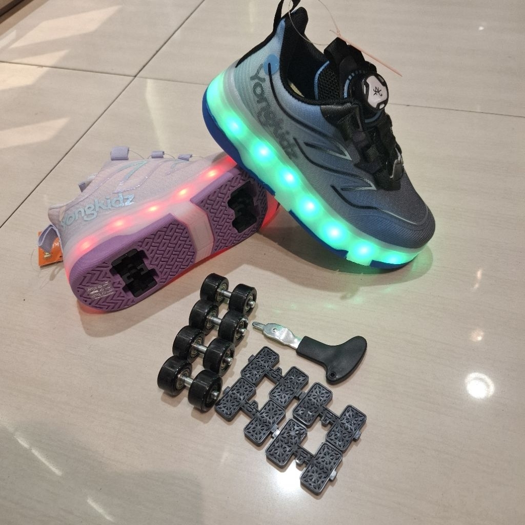 Yongkidz Sepatu roda terbaru dengan lampu LED yg bisa di charger 100% ori size dari 33-38