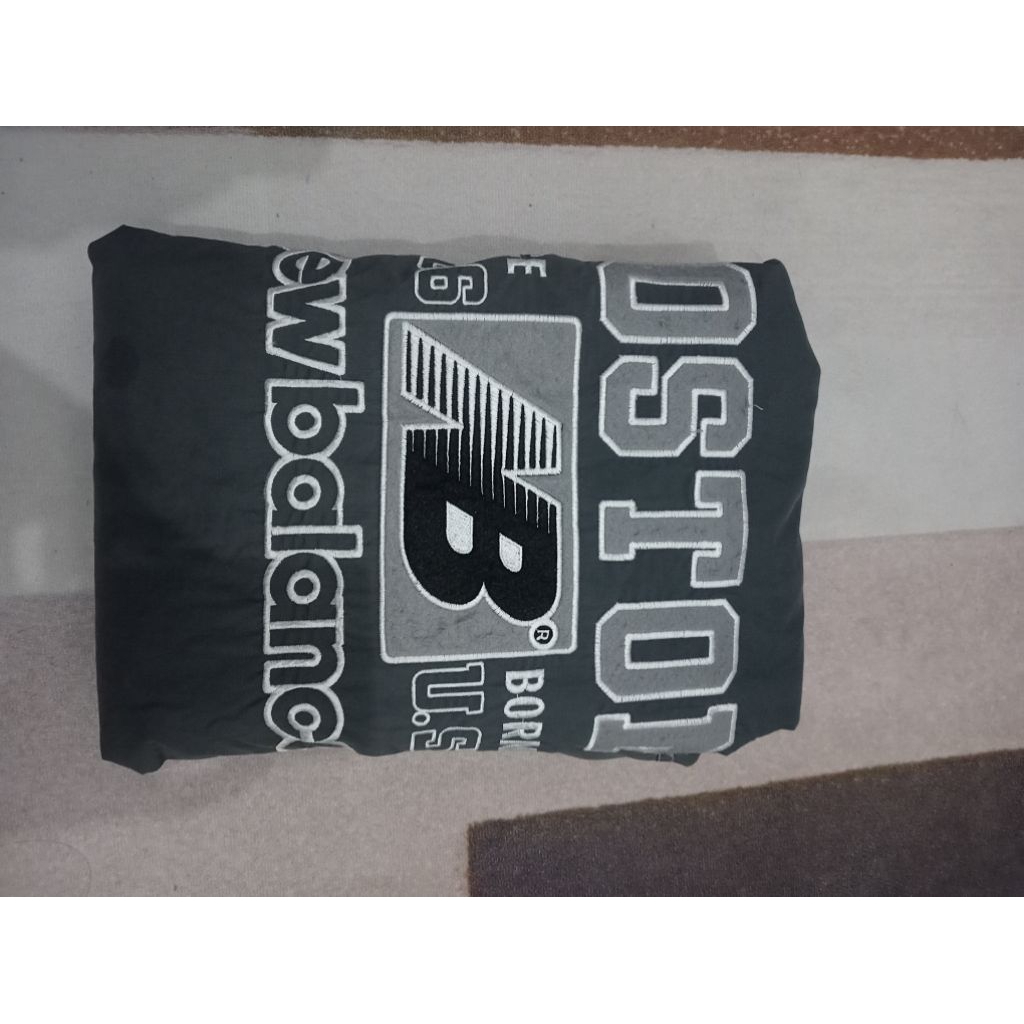 jaket new balance outdoor bekas