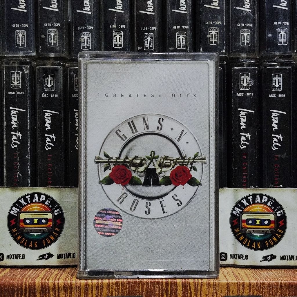 Kaset - Guns N Roses - Greatest Hits - Gnr - Radio Tape - Kaset Pita - Radio - Pemutar Kaset - Retro