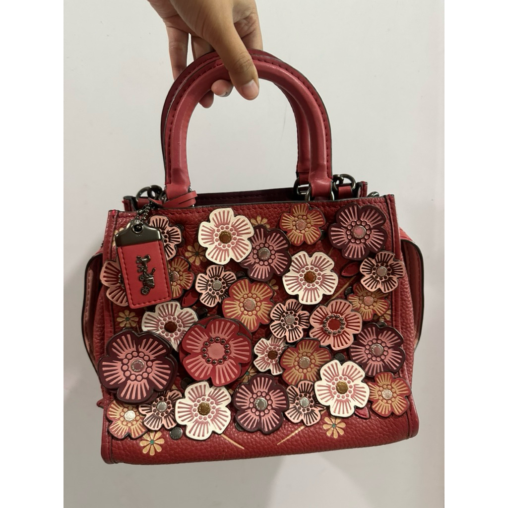 Coach Rogue Tea rose
