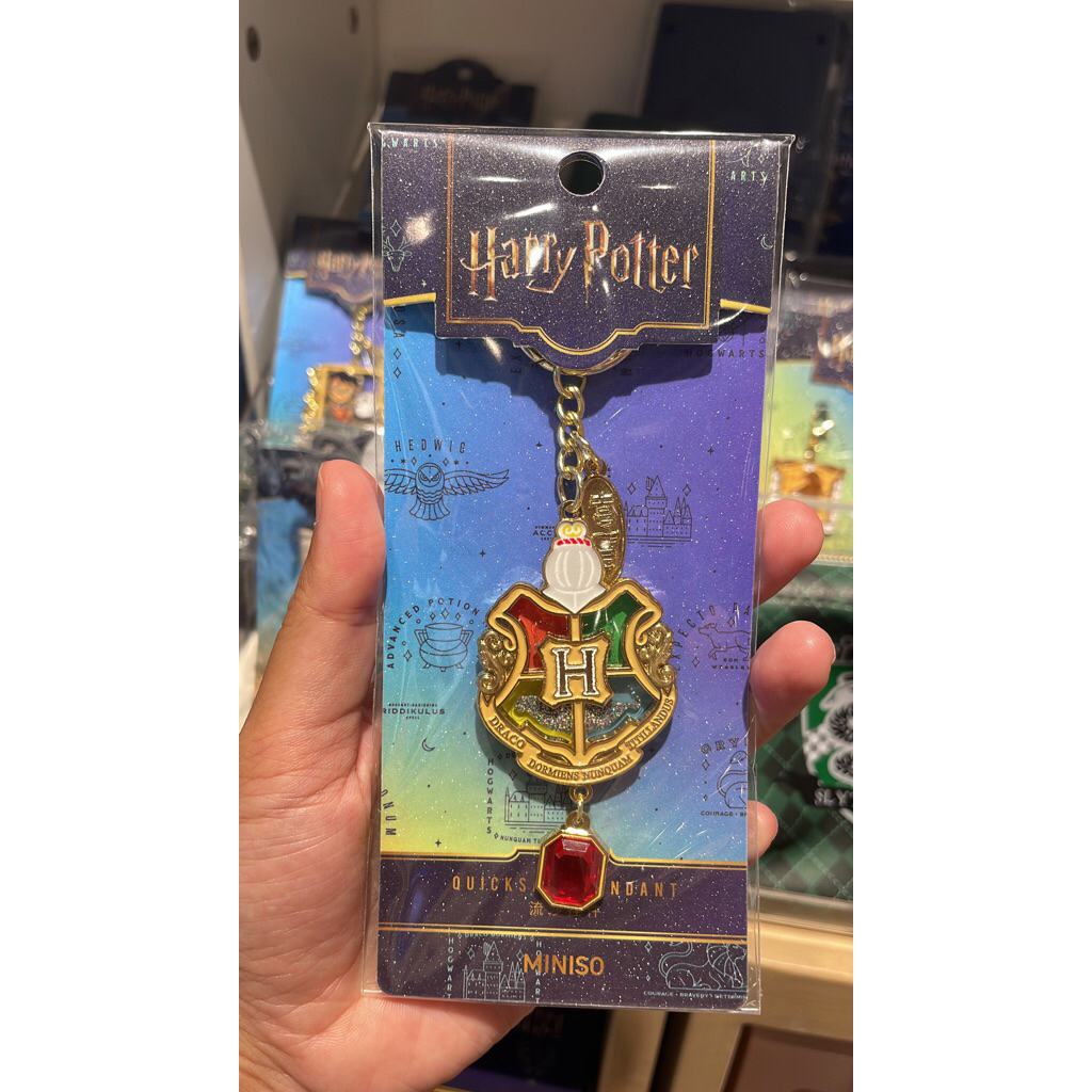 [READY STOCK] Terbaru Miniso Harry Potter Ganci Gantungan Kunci Keychain Hogwarts Liontin Merah, Nim