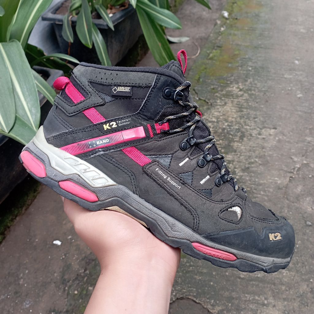 Sepatu Gunung Second Kulit high unisex size 43