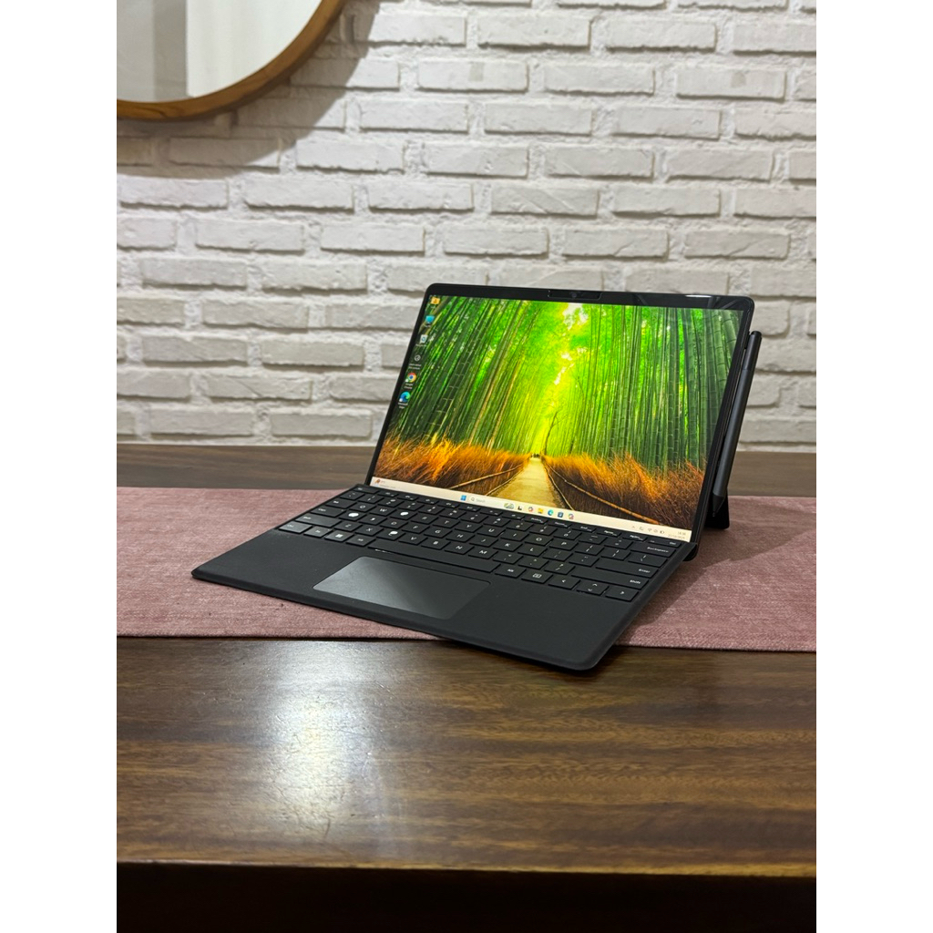 Microsoft Surface Pro 8 i7 16/256gb Fullset Great Condition