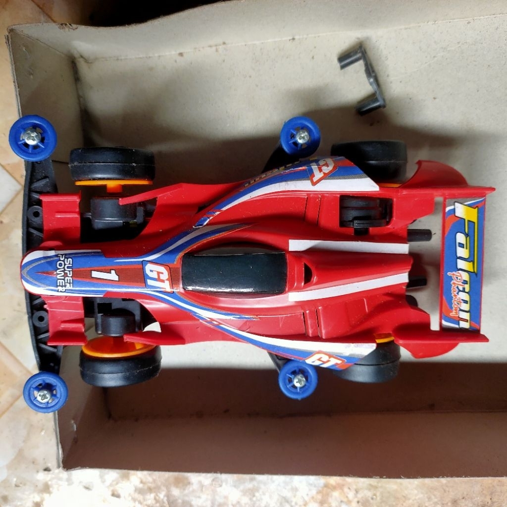 tamiya mini 4wd merk PB hasil rakitan sendiri. stok tersisa tinggal yang warna merah
