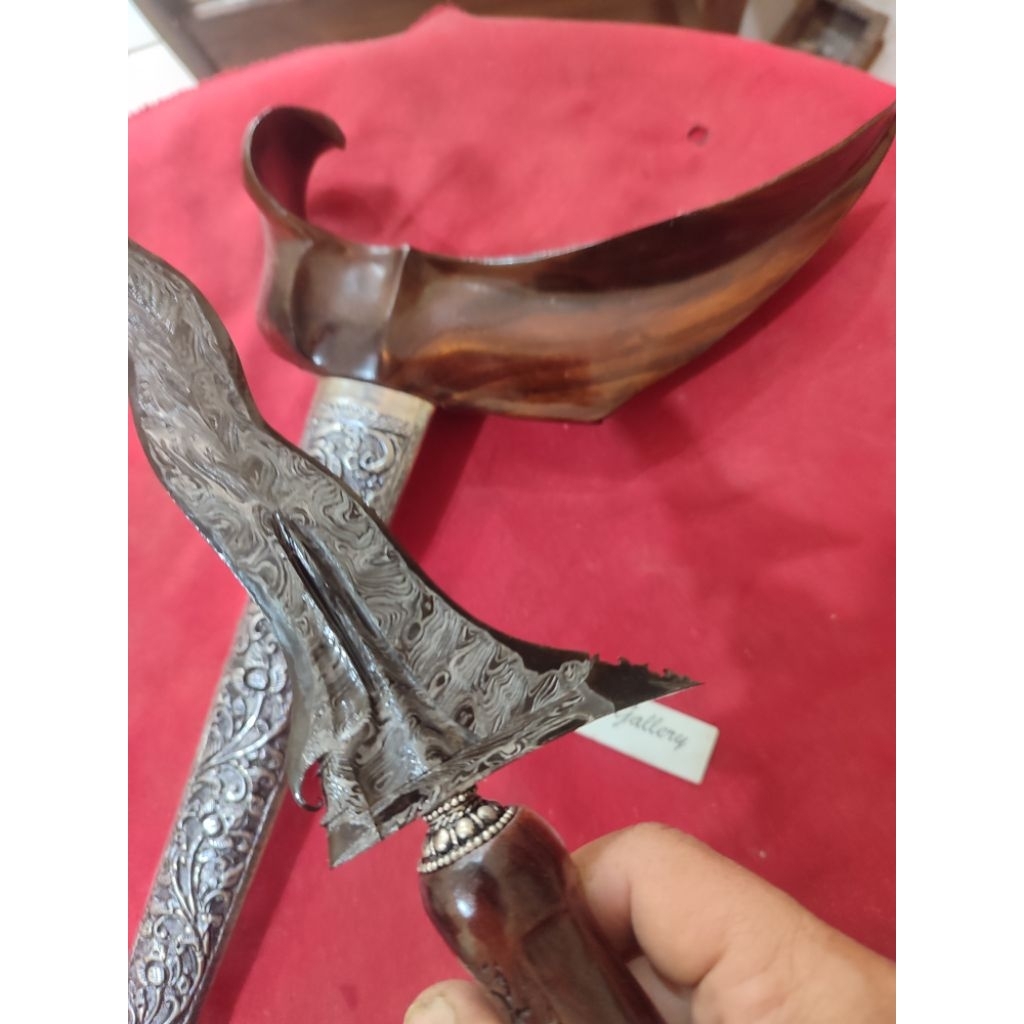 Keris Sengkelat Pamor Lar Gangsir