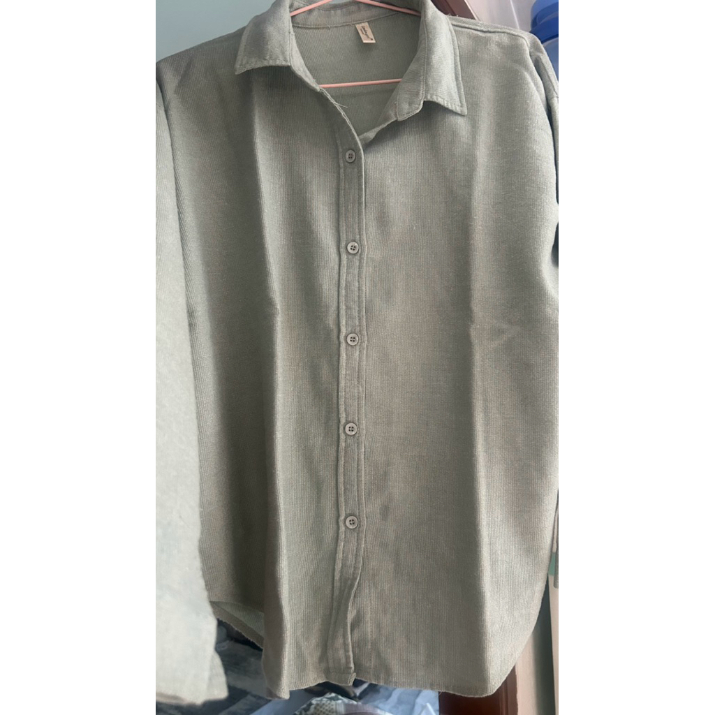 kemeja corduroy sage