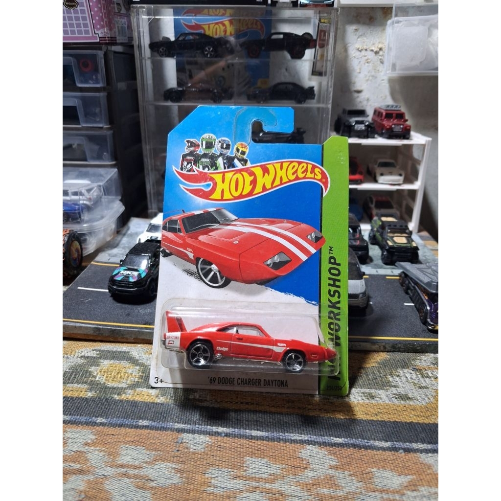HOTWHEELS 69 DODGE CHARGER DAYTONA