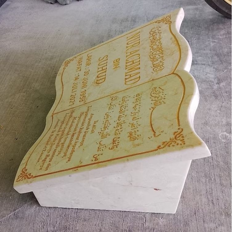 NISAN MAKAM BENTUK BUKU MARMER CREAM MENGKILAP/ TERLARIS
