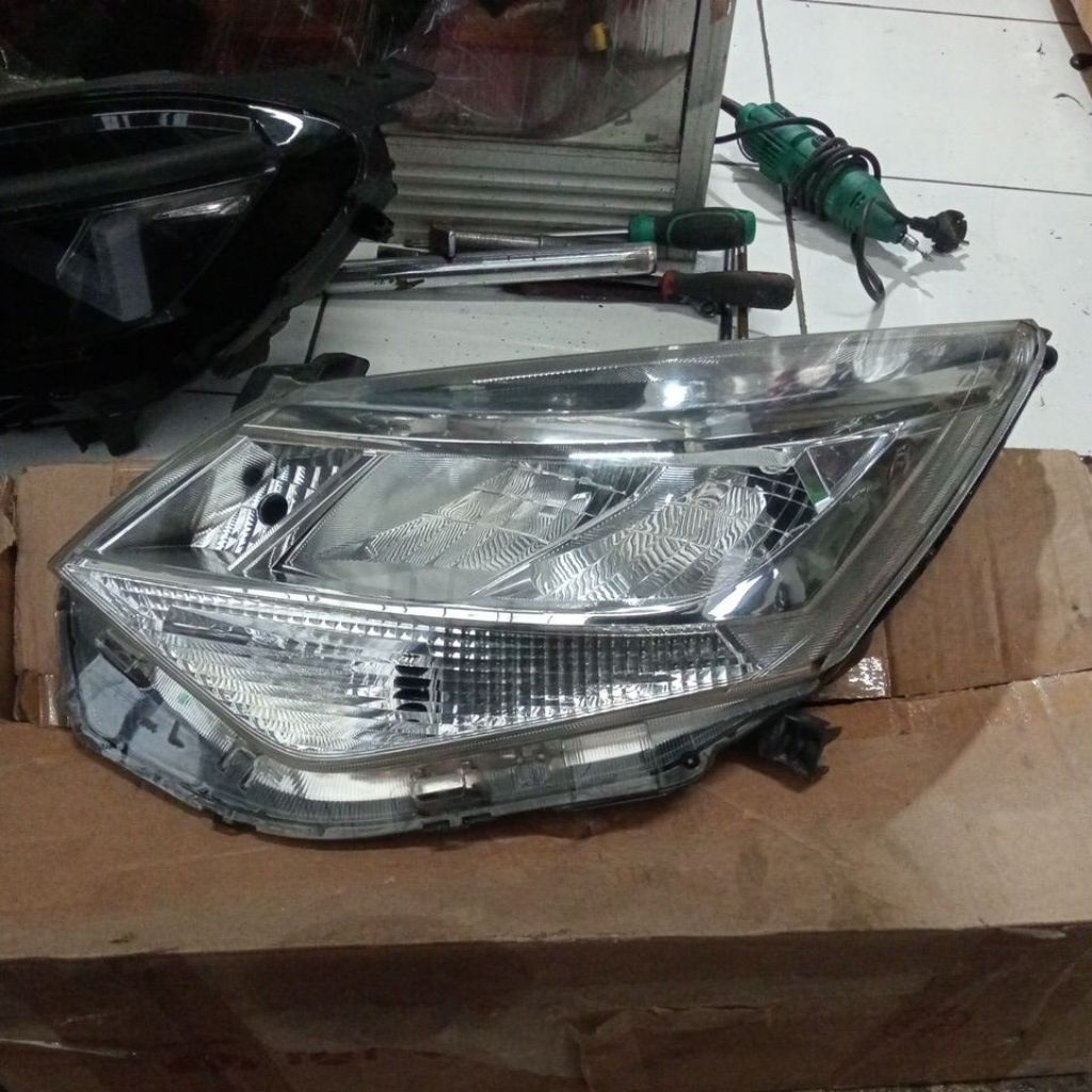 lampu depan sigra calya facelift original kiri