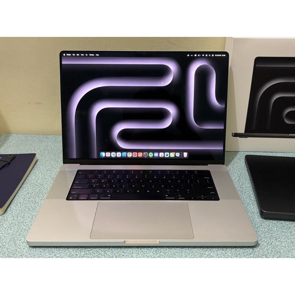Macbook Pro M1 Pro 16inch 16GB / 512