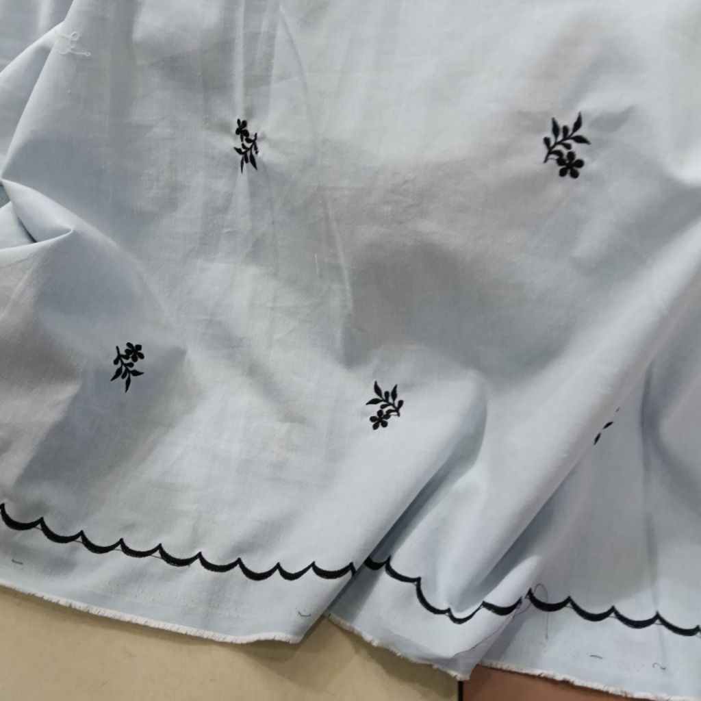 KAIN KATUN OXFORD BORDIR MOTIF PINGGIR