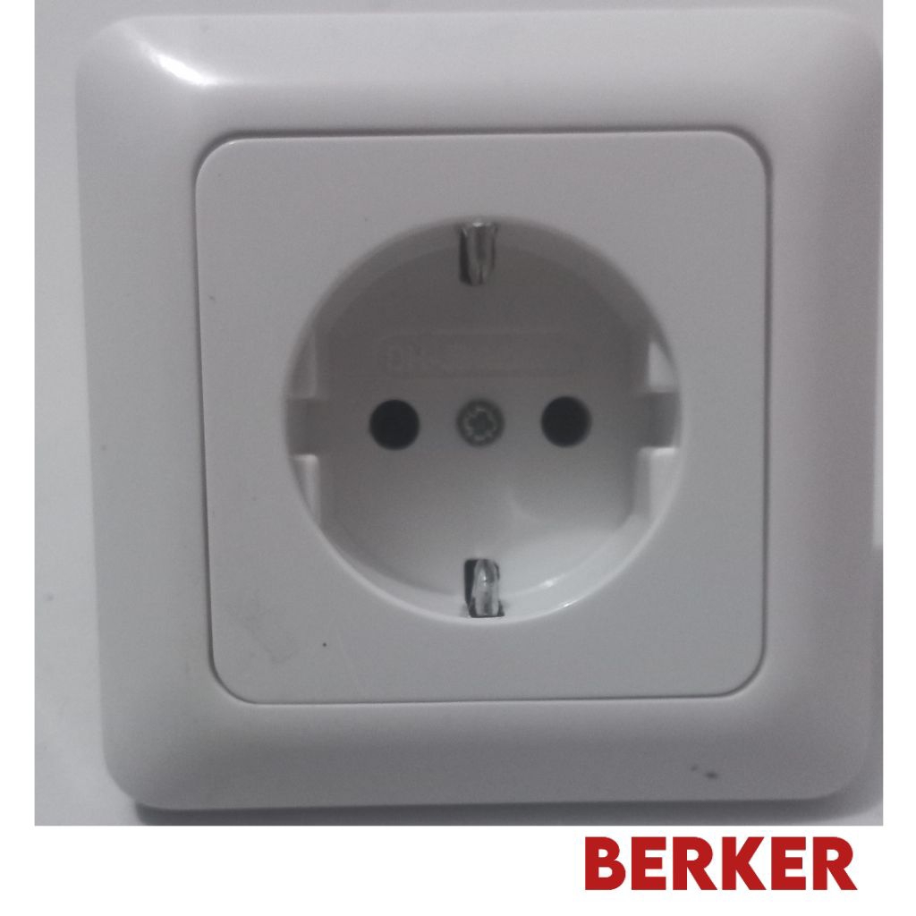STOP KONTAK MERK BERKER PUTIH