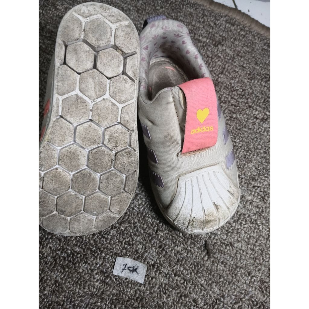 preloved sepatu adidas anak bayi perempuan slip on