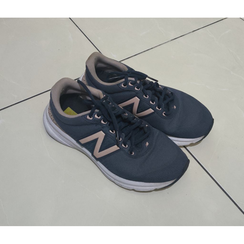 Sepatu cewek dewasa prelove