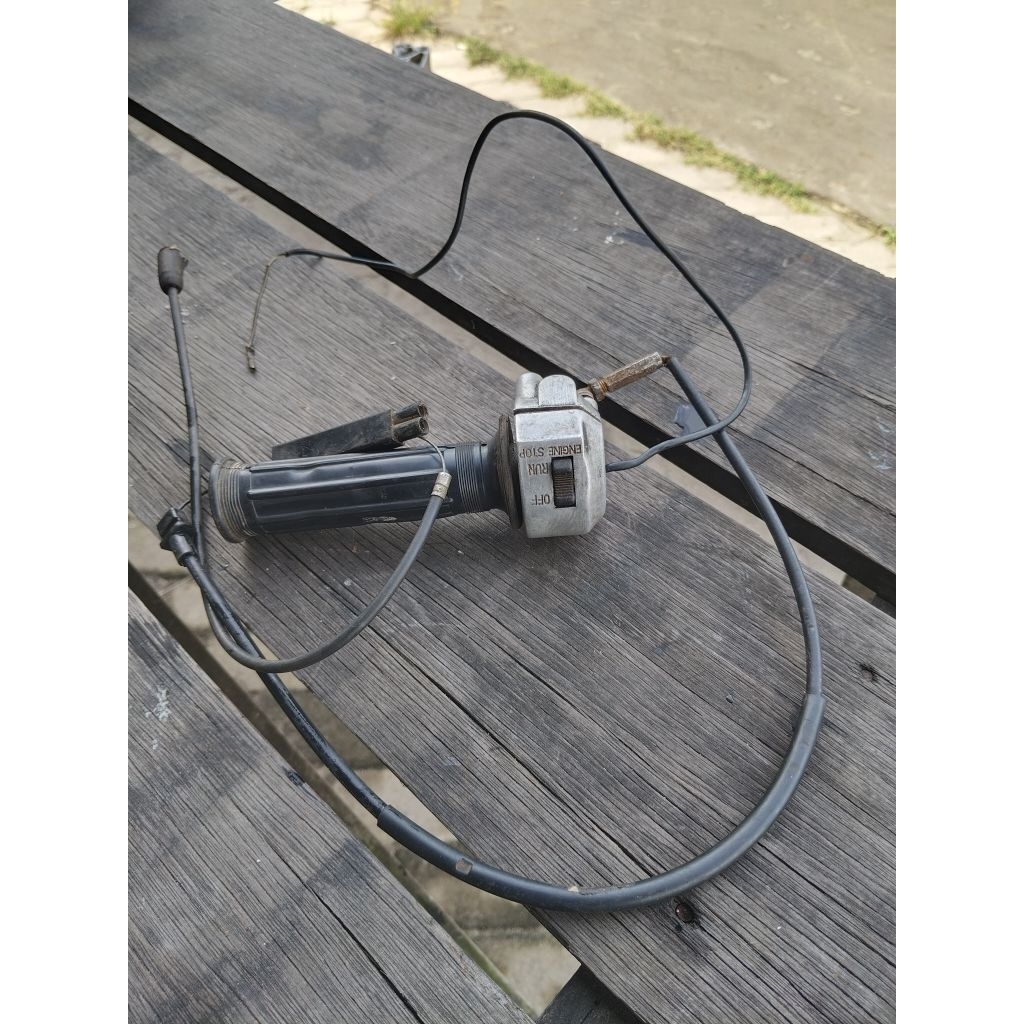 holder kanan suzuki trs