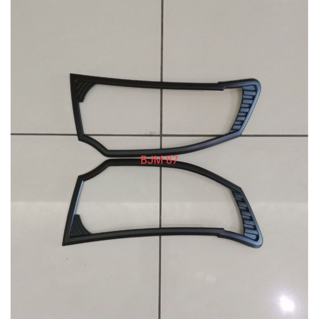 Garnish Lampu Depan Pajero 2009 2010 2011 2012 2013 2014 2015 Hitam