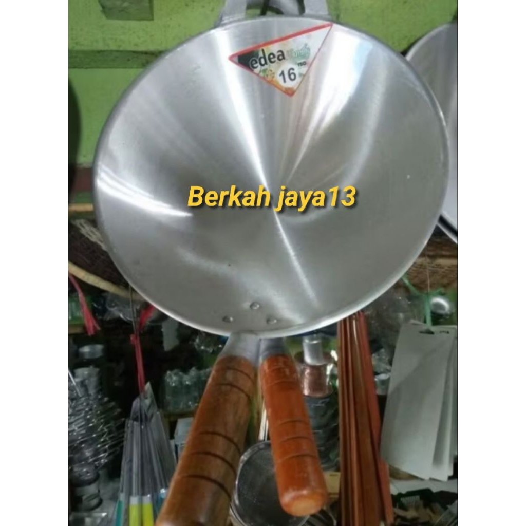 Kuali Wajan Nasi Goreng Alumunium Gagang Kayu No 16