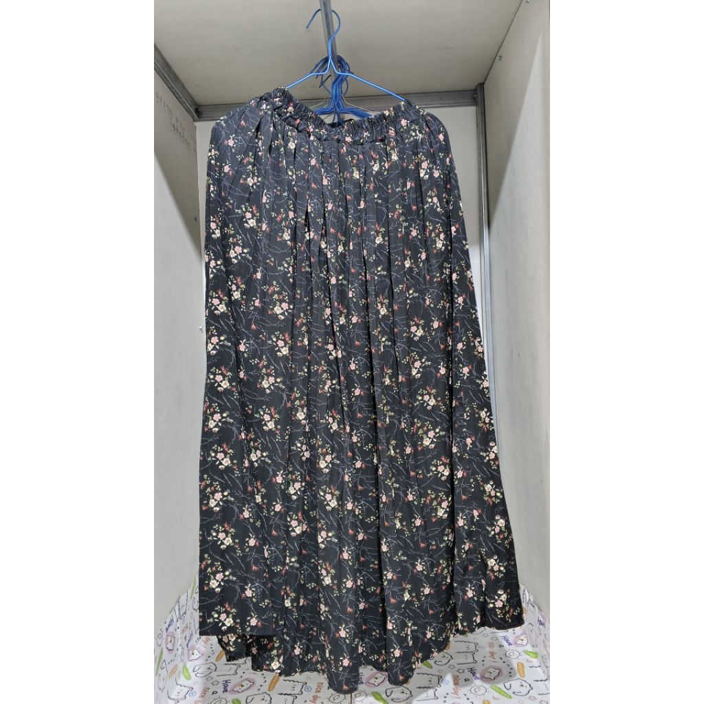 Preloved rok bunga-bunga