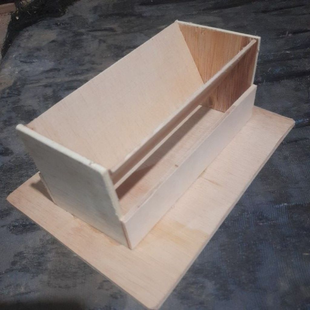 tempat pakan  anak ayam doc