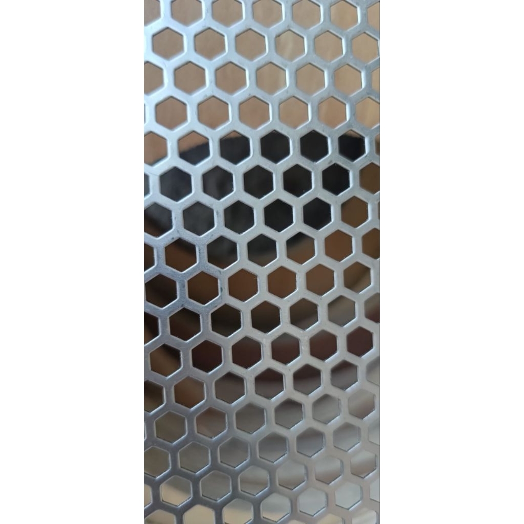 ram gril 50x30 hexagonal/segi6 lubang 6mm untuk box speaker