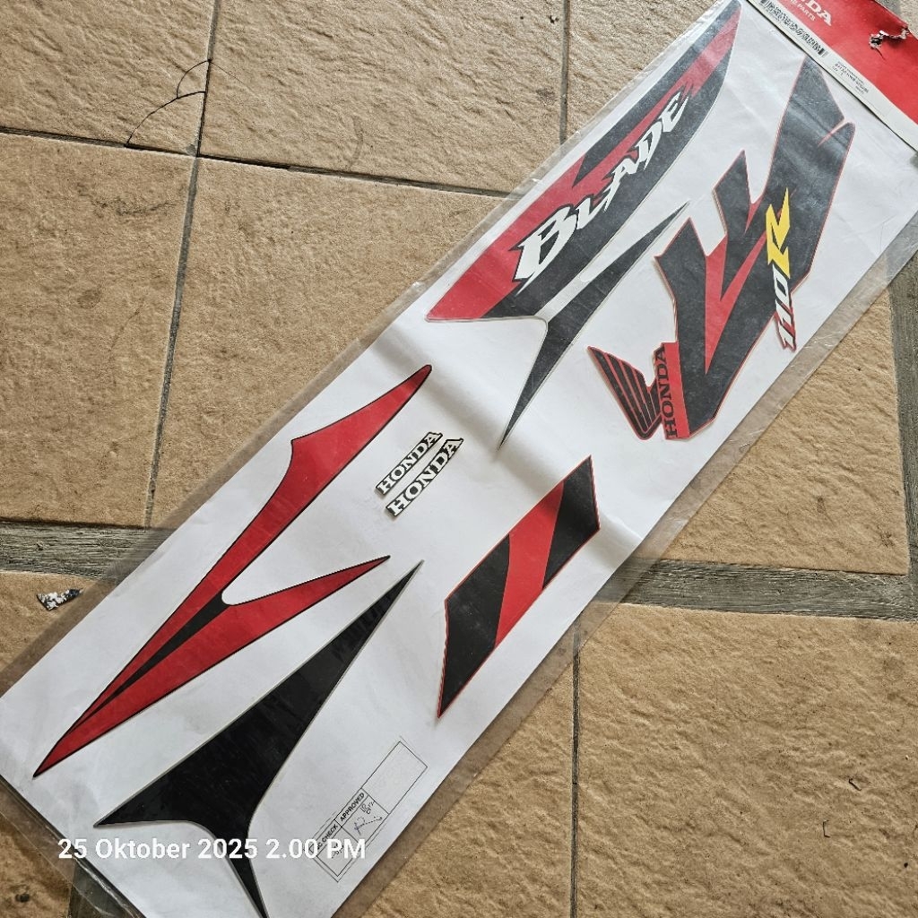 Stripe body Blade winning red kiri. 871X0-KWB-920ZBL