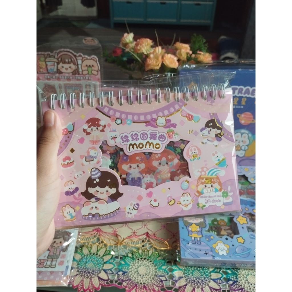 stiker momo 50 lembar