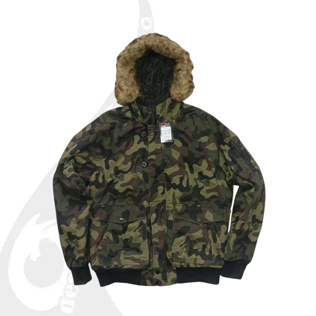 jaket bomber woodland bershka g8 padded