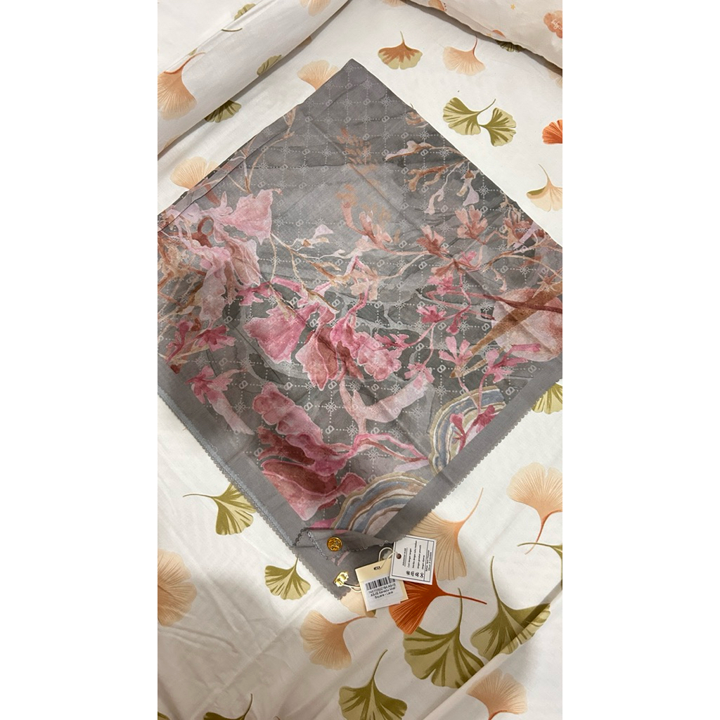 xanadu buttonscarves