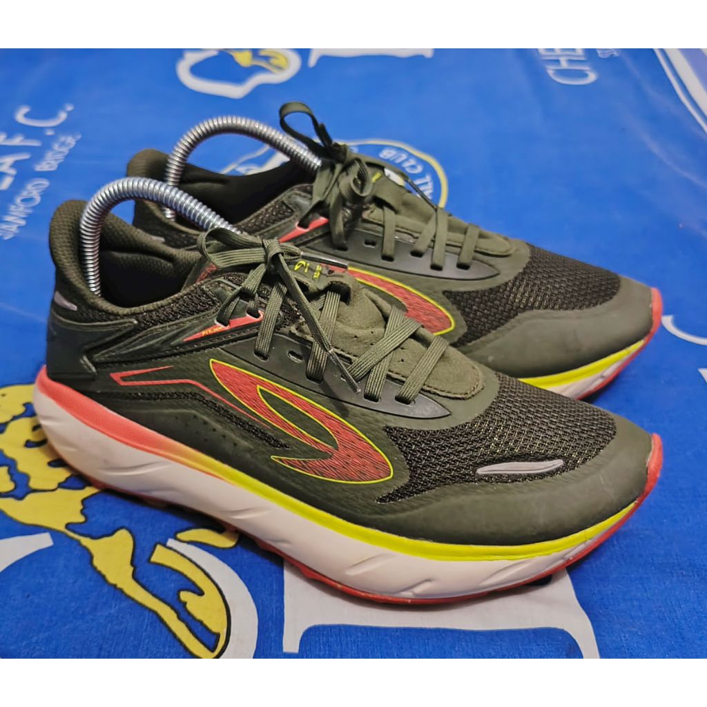 Sepatu Trail Run 910 Nineten Yuza Riot Army Second/Bekas/Pre loved