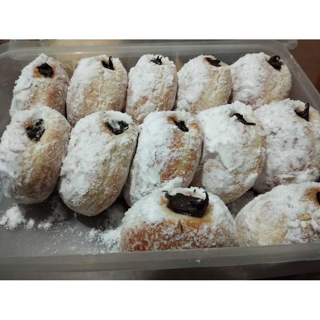 bomboloni coklat strawberry bluberry