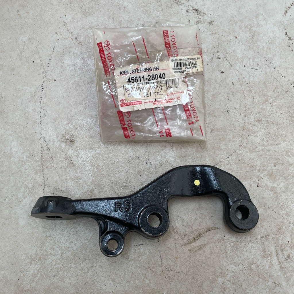 KNUCKLE / KNAKEL / KNUCLE / KENAKEL PENGHUBUNG RUMAH RODA DEPAN KANAN (RH) TOYOTA KIJANG SUPER KF40 