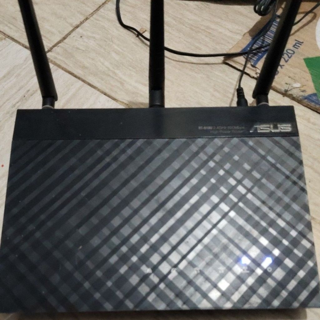 ASUS RT-N18U Router