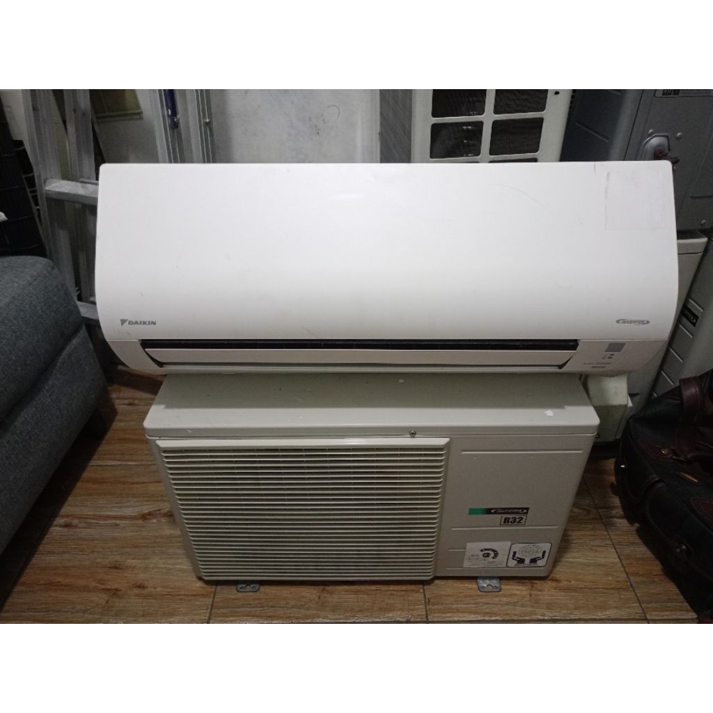 AC DAIKIN INVERTER 1PK SECOND ORISINIL BERGARANSI