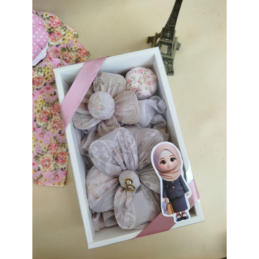 kado hari guru / hampers hari guru hijab box