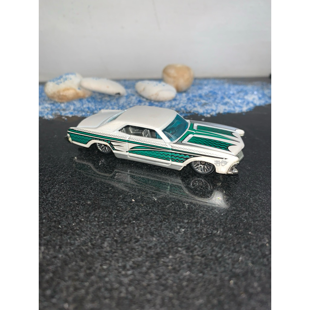 HOTWHEELS BUICK RIVIERA 64
