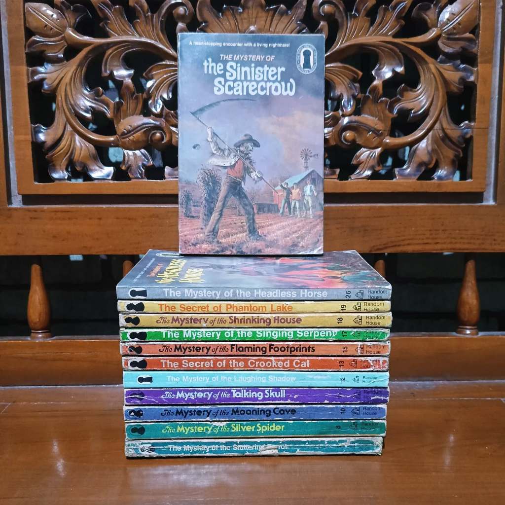 Buku Novel Bahasa Inggris Serial Trio Detektif