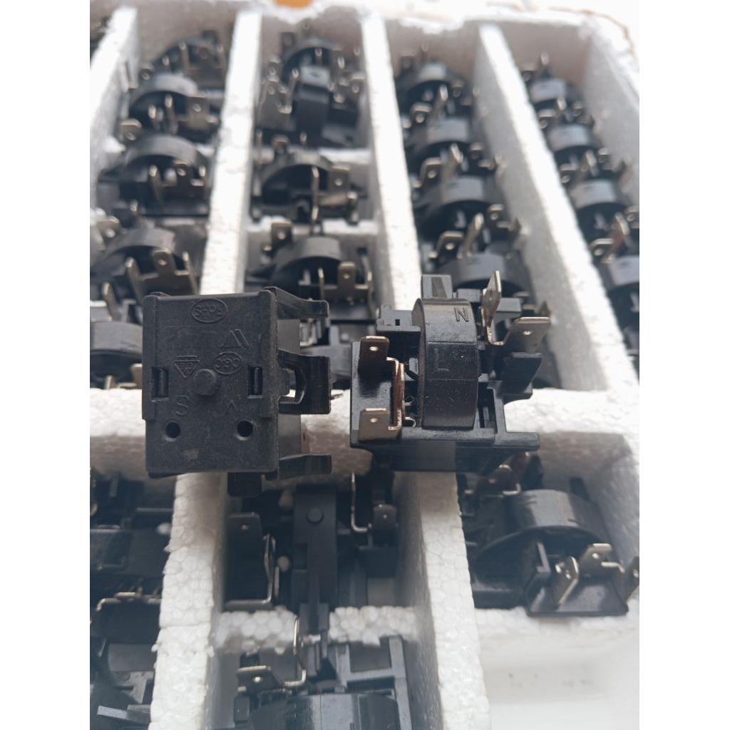 RILAY PTC KULKAS POLYTRON ORIGINAL