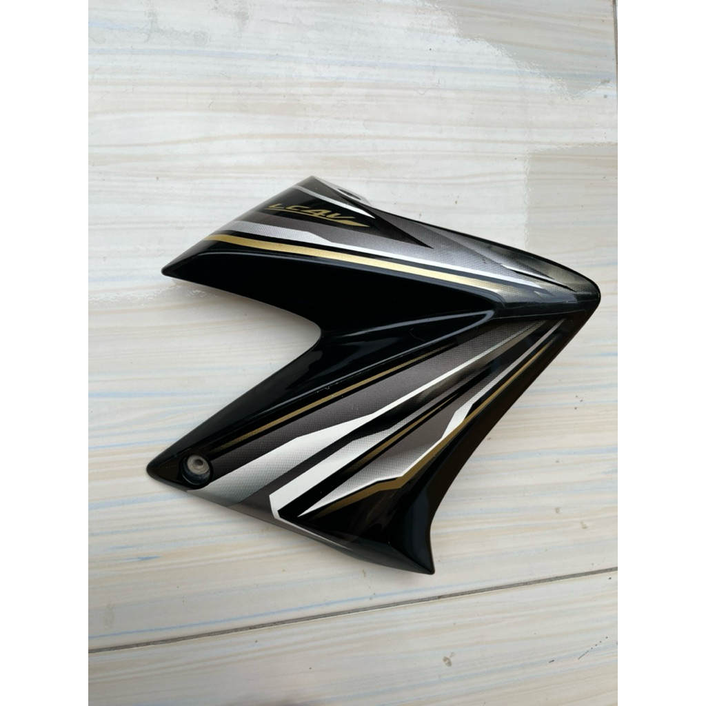 cover sayap tangki kanan kiri yamaha vixion old hitam merah abu abu original copotan