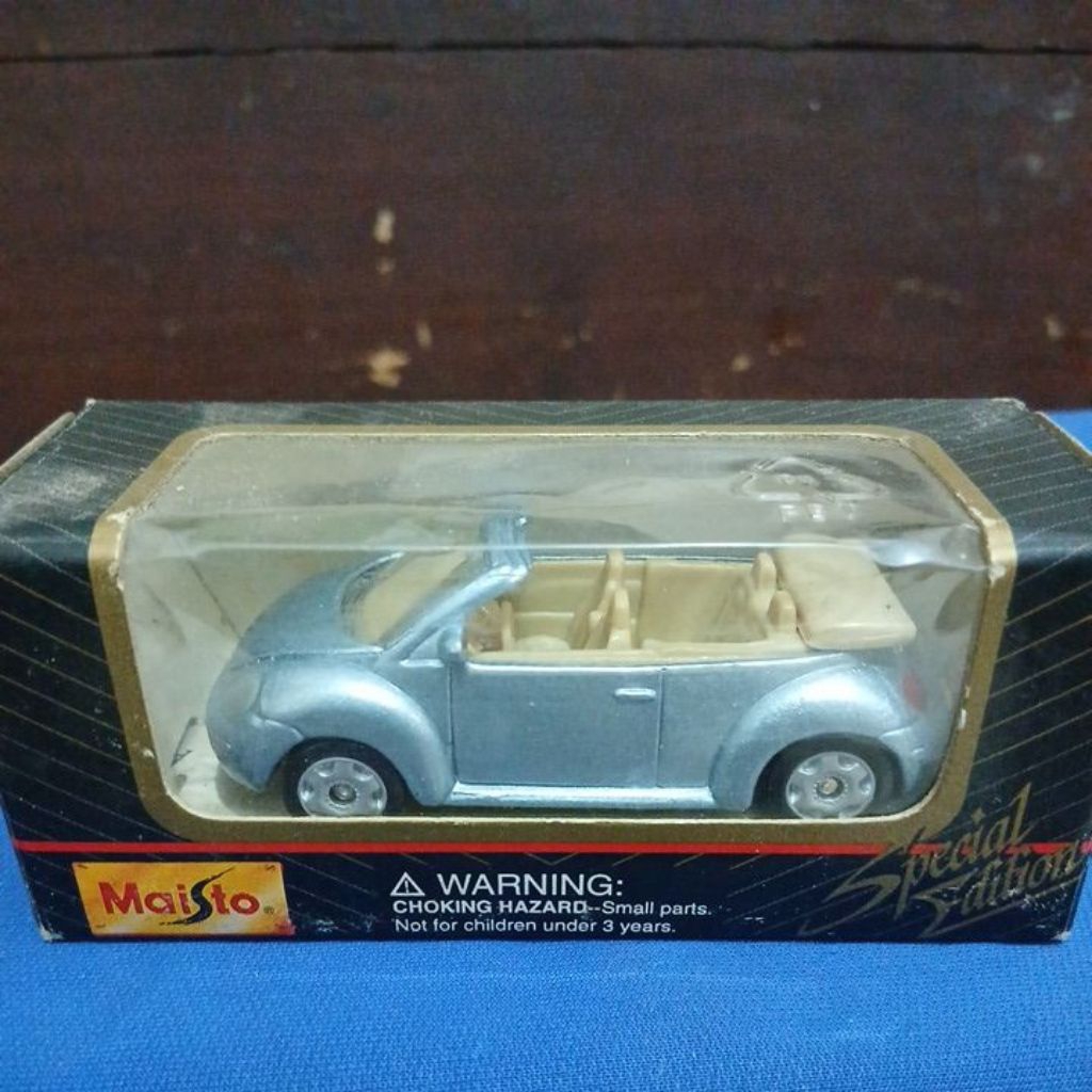 VW New Beetle cabriolet | maisto 1 : 60 vintage