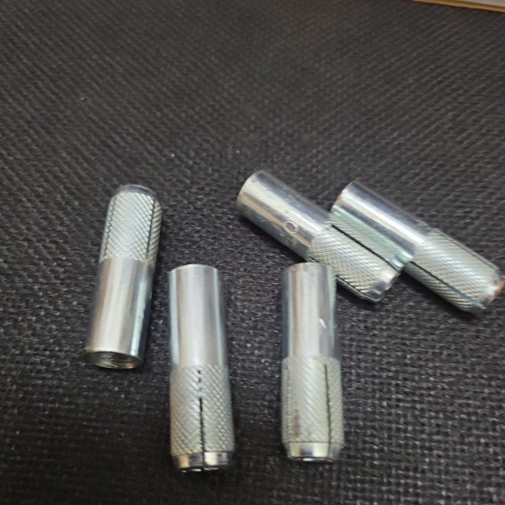 Dinaset M10 / Drop in Anchor M10