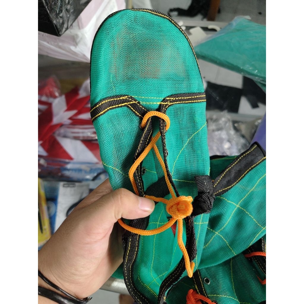 SEPATU ANTI DURI, SEPATU JARING