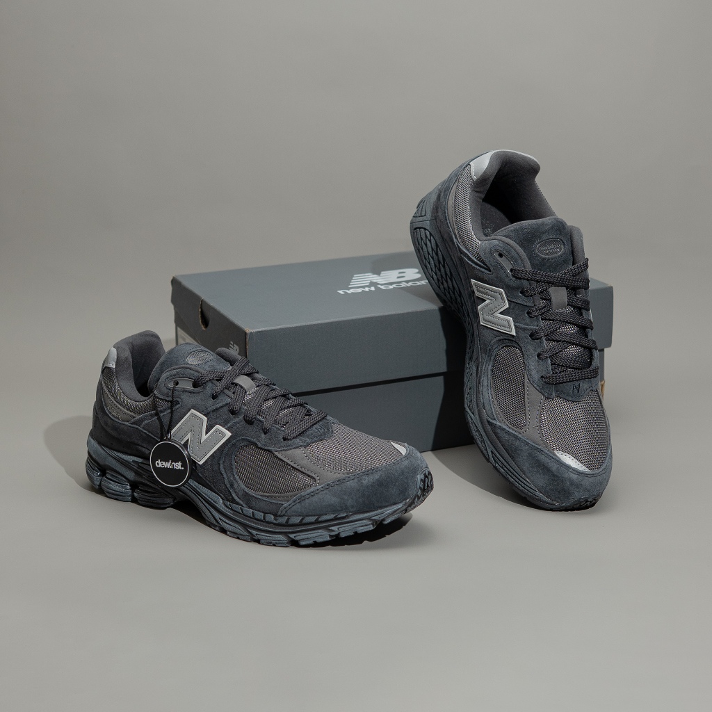 New Balance 2002R Vintage Black Grey