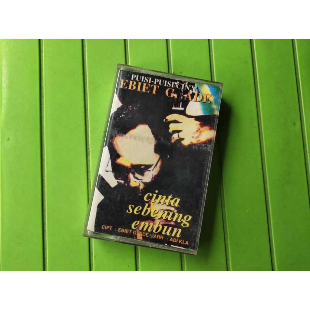 Kaset pita Ebiet g Ade Puisi cinta