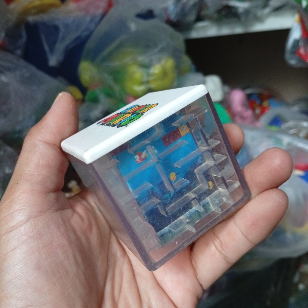 happy meal toys mario bros labyrint box