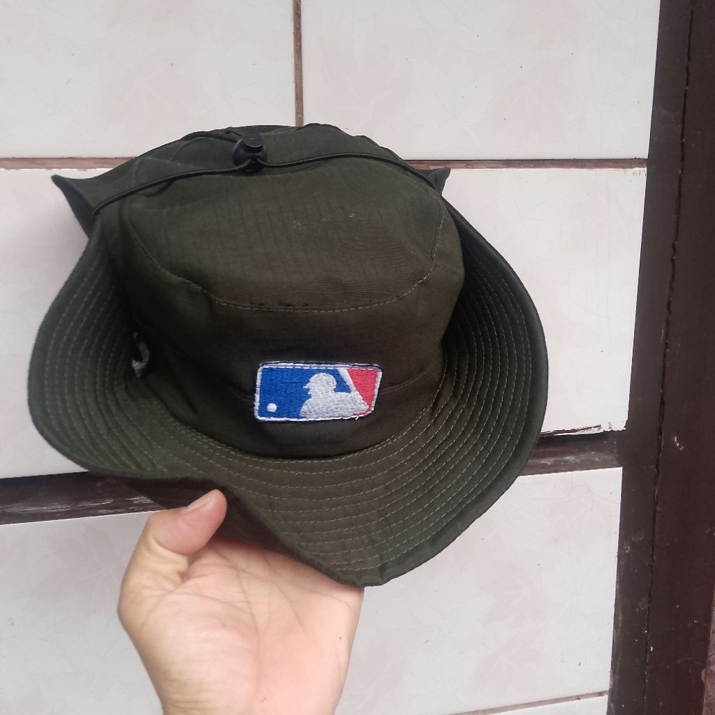 topi hutan /topi rimba / topi Koboy